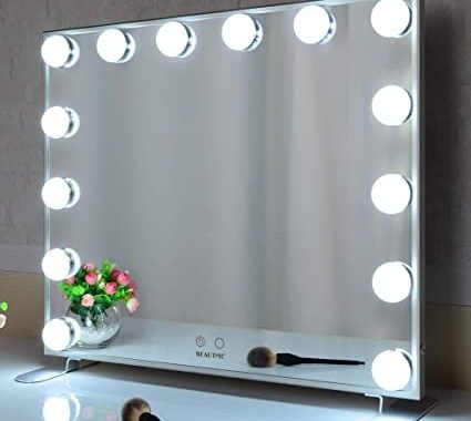 How different are Hollywood vanity mirrors from Hollywood vanity mirrors with lights?