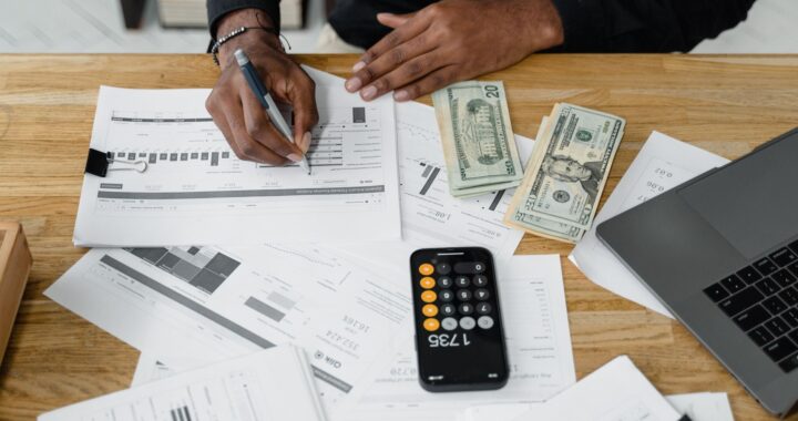 Boost Your Income: Financial Benefits of Working Part-Time in the Entertainment Industry